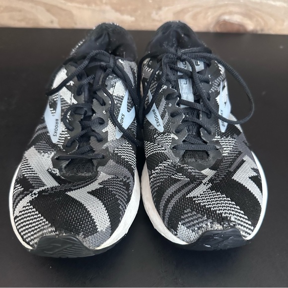 BROOKS Launch 6 Women's 7.5 B Black Gray White Lace Up Low Top Running Shoes - Picture 6 of 12